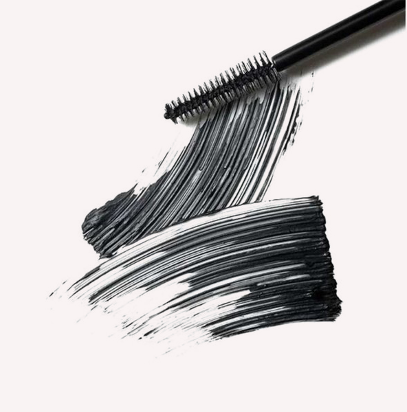 mascara-cosmetics-fibre-black-smear-mondial-cosmetics-1